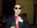 Dario alla sua festa di capodanno, nel 2005, mentre si atteggia a Neo di Matrix